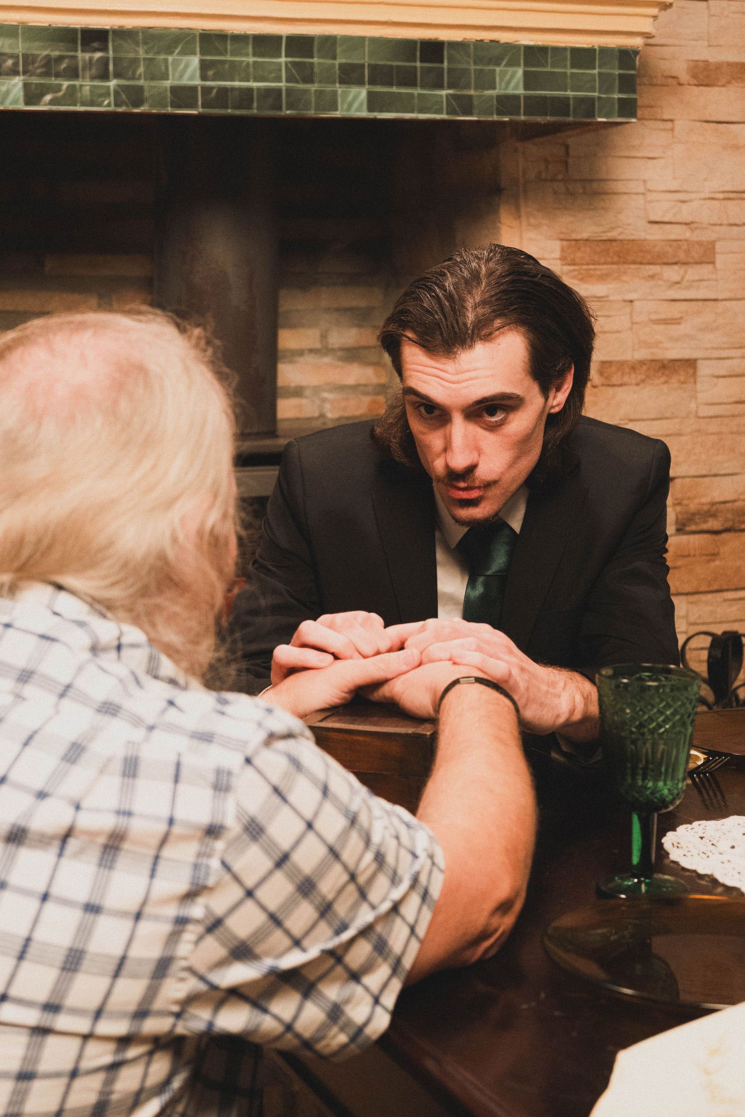 Levian tratando con Acacio.